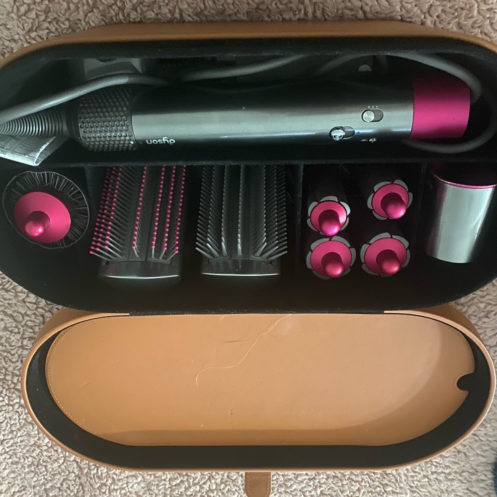 Dyson airwrap